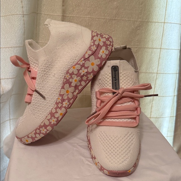 Simply Southern Women's Floral Pink and Cream Sneakers - Picture 3 of 4